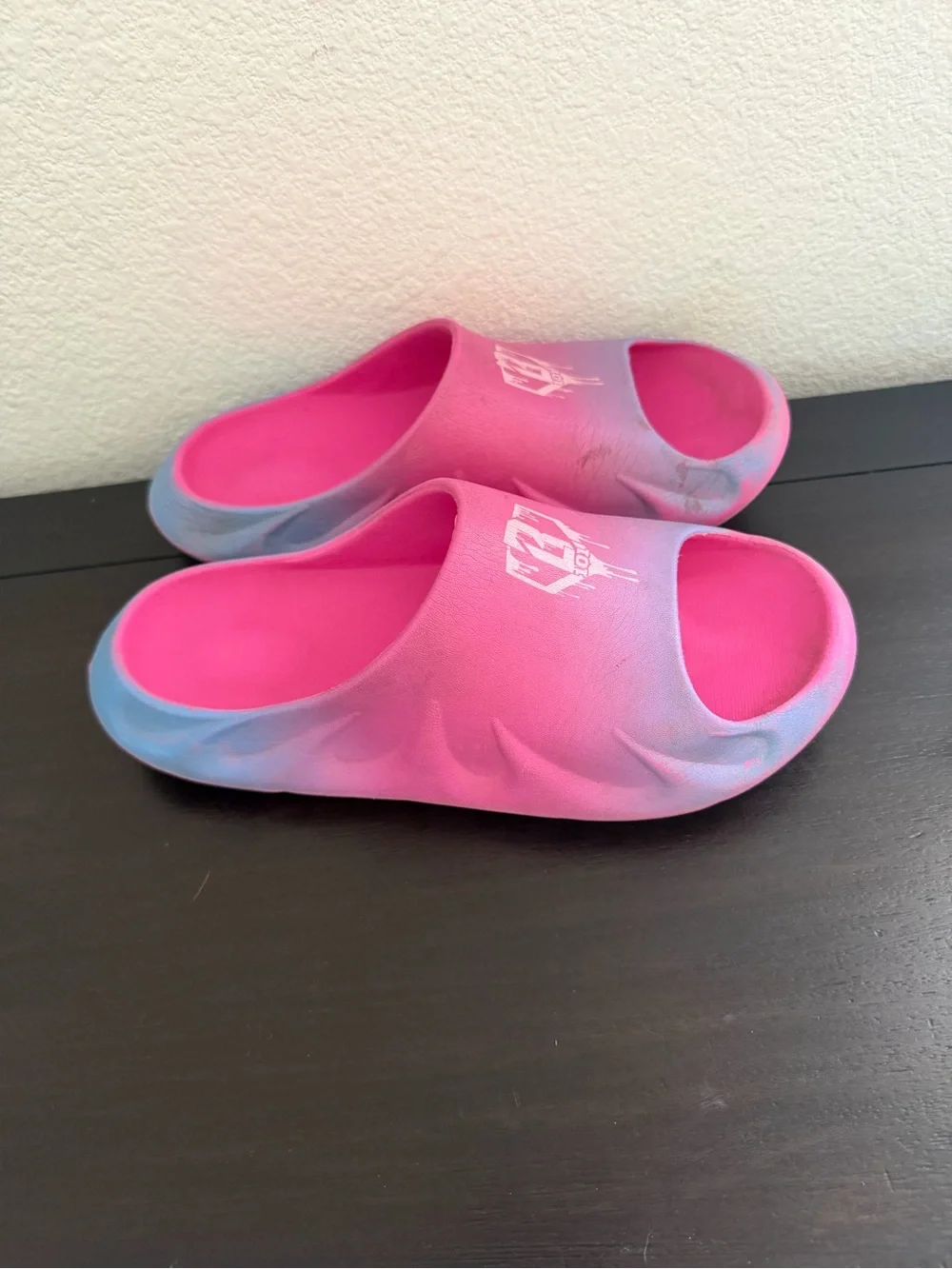 Baseball B 101 Pink Slide Sandals Youth size 4-5